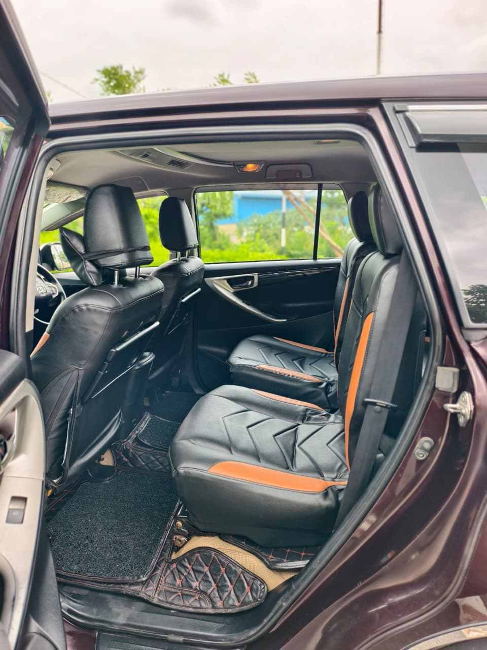 Toyota Innova Crysta 2.4 VX 2017 - Image 10